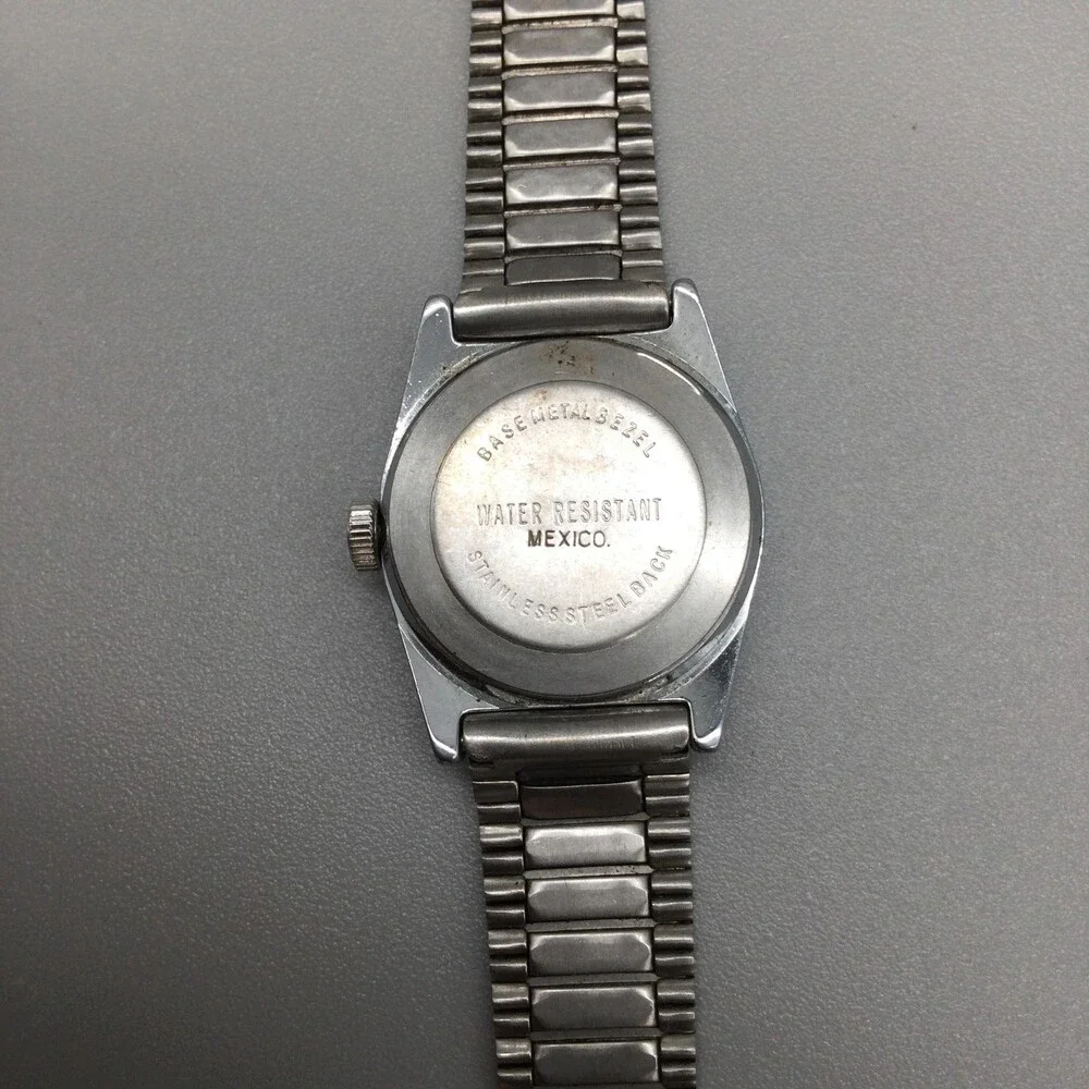 Vintage Timex Womens Watch 25mm Blue Dial Manual WR Steel